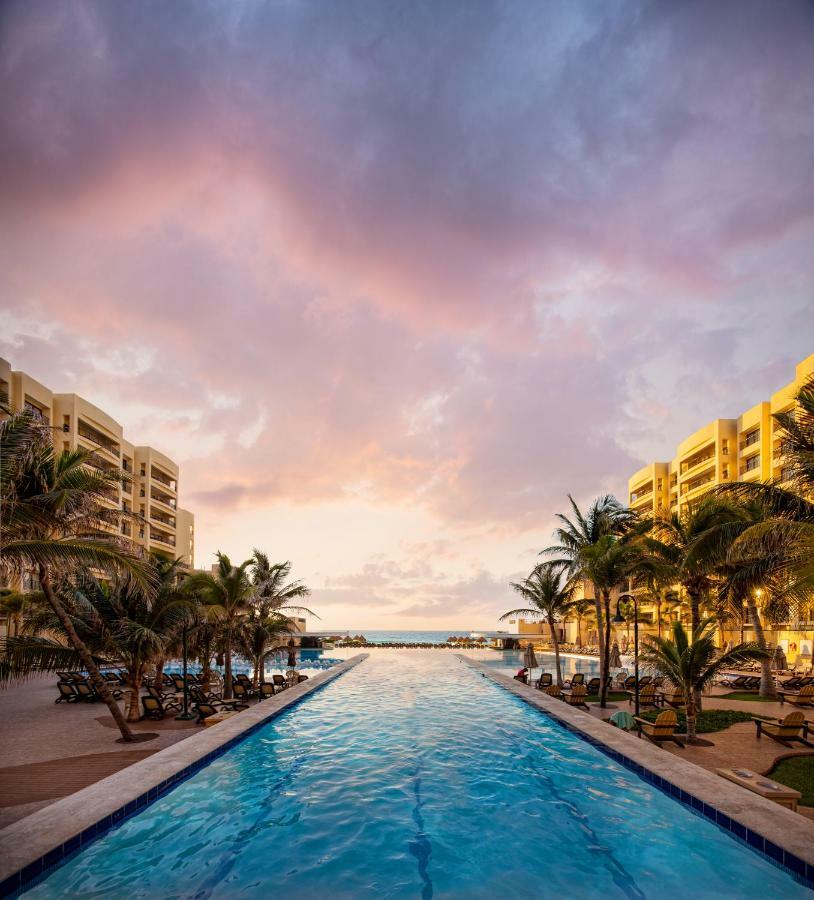 The Royal Sands Resort & Spa Cancun Exterior photo