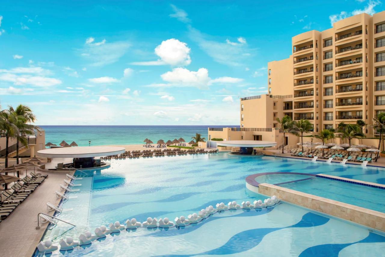 The Royal Sands Resort & Spa Cancun Exterior photo